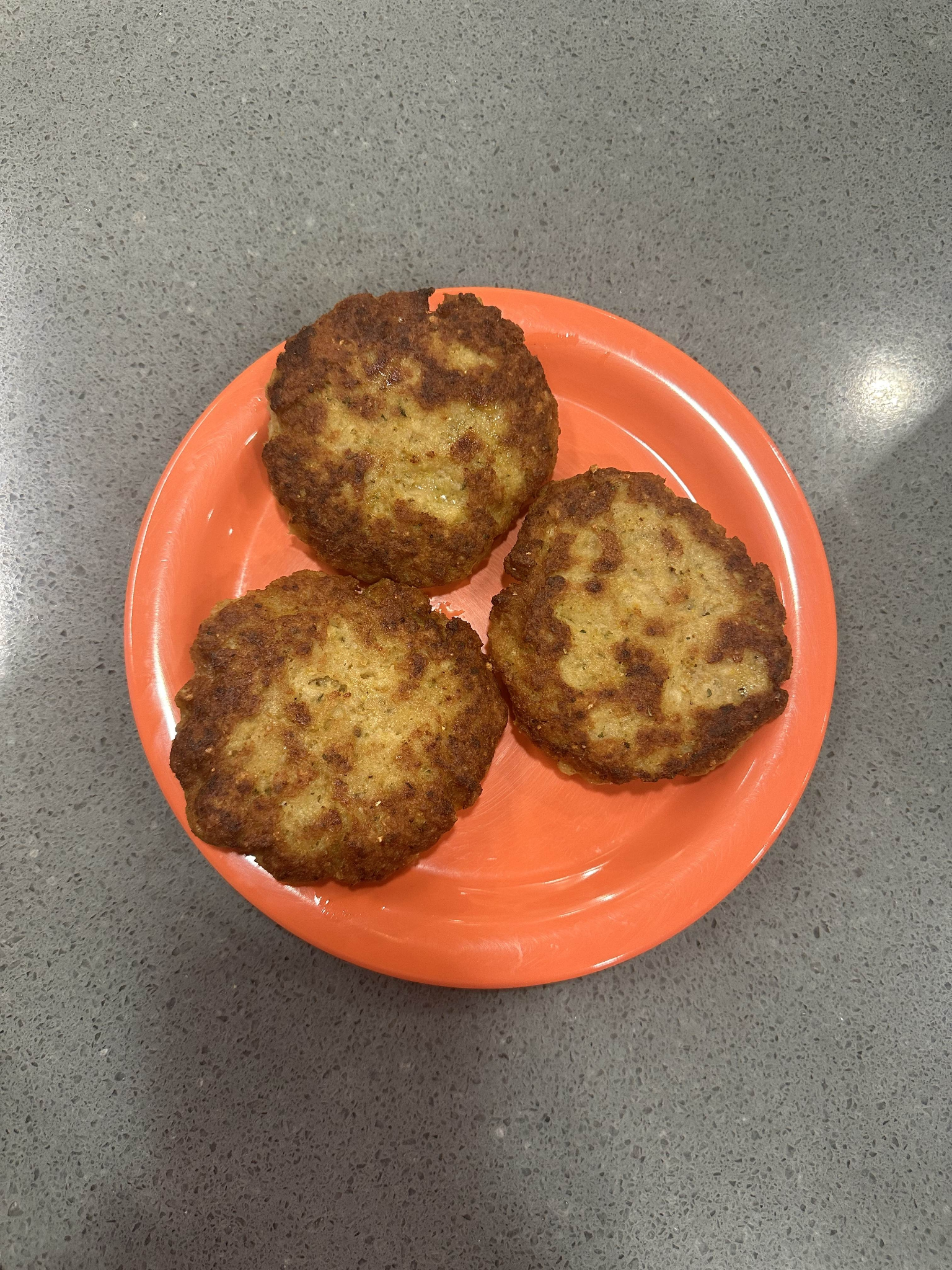 Burger style patties with tomato